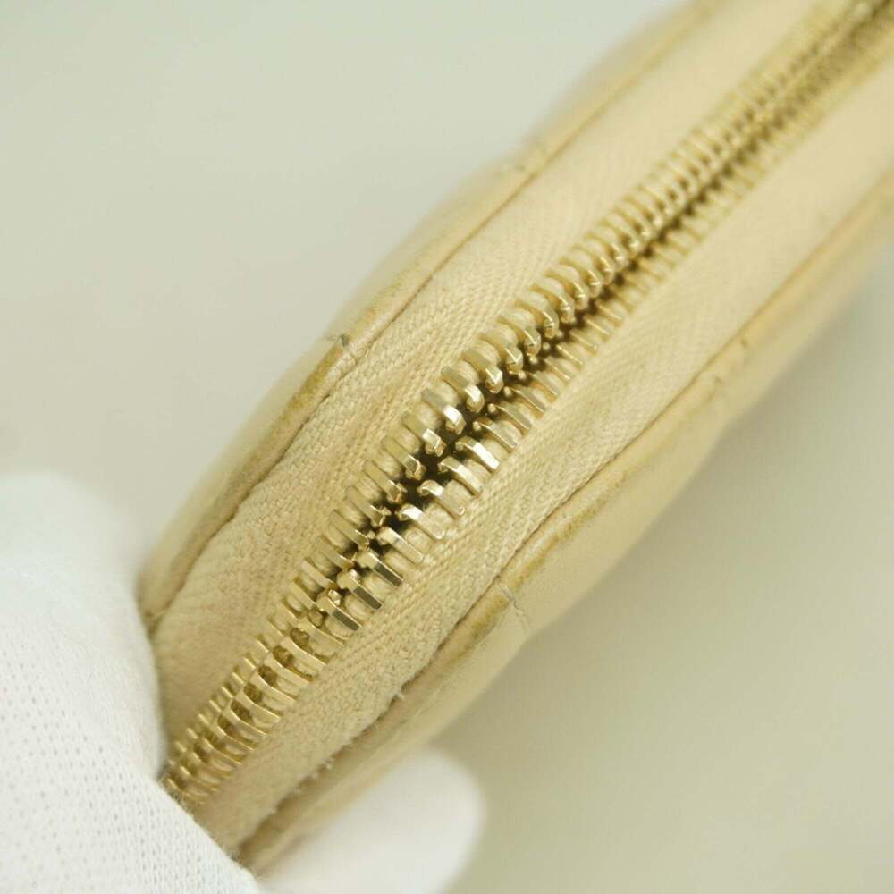 CHANEL Cream Lambskin Leather Wallet - Picture 7 of 11